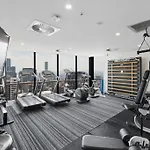 Rooftop Pool Stunning Queen Street Apartment