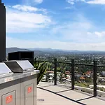 Rooftop Pool Stunning Queen Street Apartment