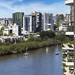 Apartment Rooftop Pool Stunning Queen Street
