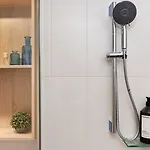 Rooftop Pool Stunning Queen Street Apartment *