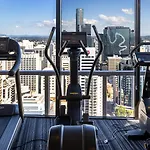 Rooftop Pool Stunning Queen Street Apartment