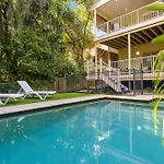 Large Family Pool Home In Taringa 6Km To Cbd Pets