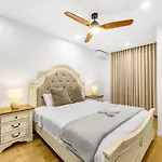 Apartment Luxury 4br Cozy Pool, Gym, Sauna, Wparking At Cbd