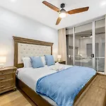 Luxury 4br Cozy Pool, Gym, Sauna, Wparking At Cbd Apartment Brisbane