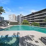 Luxury 4Br Cozy Home Pool, Gym, Sauna, Wparking At Cbd