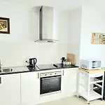 Brand New Stylish Apartment Tranquil & Self Check In