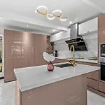 Holiday home Luxury Living 2b2b In Southern Parking