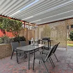 Luxury Living 2b2b In Southern Parking *