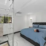 Luxury Living 2b2b In Southern Parking Brisbane