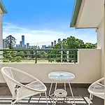 1-Bedroom Haven In The Heart Of South Brisbane