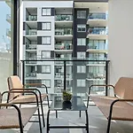 The Halo - New Central Lux South Brisbane 2Br With Parking & Pool