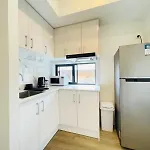 Independent With Onsuite And Small Kitchen