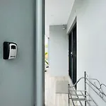 Independent With Onsuite And Small Kitchen Guest house