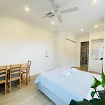 Guest house Independent With Onsuite And Small Kitchen
