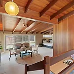 Charming 4br House With Parking Near Sunnybank *