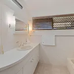 Charming 4br House With Parking Near Sunnybank Holiday home