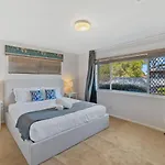 Holiday home Charming 4br House With Parking Near Sunnybank *