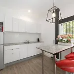 Holiday home Milton Mews Red Auchenflower Pets