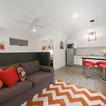 Milton Mews Red Auchenflower Pets Holiday home *