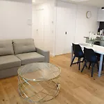 Spacious Two Bedroom Apartment In South Brisbane