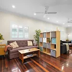 4Bdr 2Bth Holiday Home Holland Park