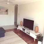 Comfortable 2B Apartment Close To Cbd & Transport