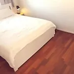 Comfortable 2B Apartment Close To Cbd & Transport