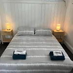 Cozyhomes Woolloongabba Comforts