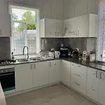 Cozyhomes Woolloongabba Comforts Homestay