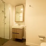 Cbd 3b2b Near Everything With Parking And Balcony Apartment *