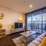 Cbd 3b2b Near Everything With Parking And Balcony Apartment