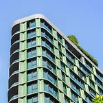 Kangaroo Point Apartment By Urban Rest