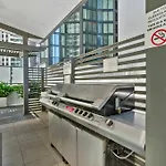 Luxe City Living Chic2Br Apt In Prime Cbd Location