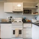 Quaint Auchenflower 1B1B Apt W Parking Close To Uq - Af304