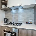 Modern 2 Bedroom With Parking South Apartment