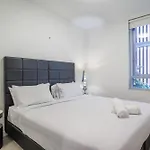 Modern 2 Bedroom With Parking South * Brisbane