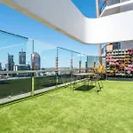 Modern 2 Bedroom With Parking South Apartment *