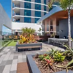 Modern 2 Bedroom With Parking South Apartment Brisbane