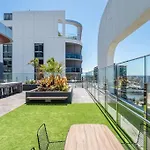 Modern 2 Bedroom With Parking South Apartment