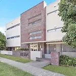 Leafy & Quiet Apt With Big Balcony, Parking & 65\