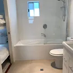 Family And Pet Friendly In Apartment *
