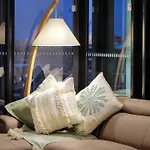 Skyline Serenity Luxury Apt With Free Parking