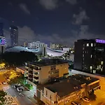 Vine On Russell