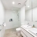 2br-2ba Resort-style Retreat In Hamilton M21 Apartment *