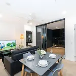2br-2ba Resort-style Retreat In Hamilton M21 * Brisbane