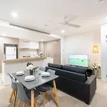 Central 2Br-2Ba Resort-Style Retreat In Hamilton - H20705