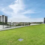 Central 2Br-2Ba Resort-Style Retreat In Hamilton M21