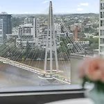 Riverviews 1Br 1Ba Skytower Apt With Pool, Gym, Sauna