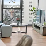 Riverviews 1Br 1Ba Skytower Apt With Pool, Gym, Sauna