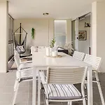 Artist Retreat With Huge Entertaining Balcony